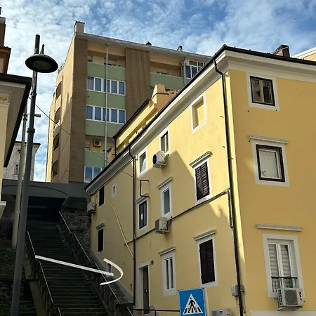 L Essenziale A Apartamento *