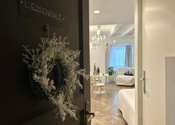 L Essenziale A * Трієст